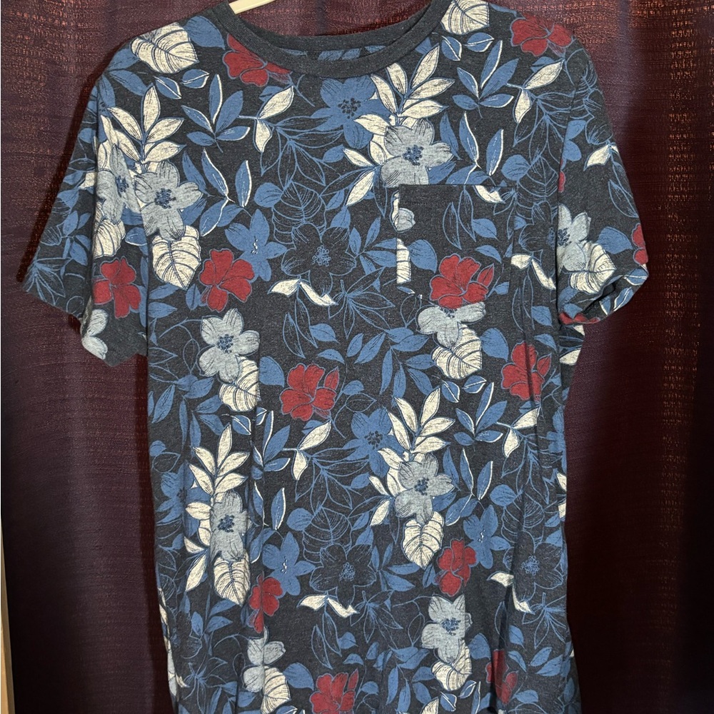 Goodfellow & Co Blue and Red Floral Short Sleeve Tee